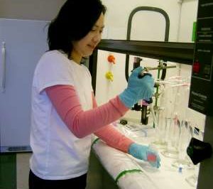 Eunhee in the lab